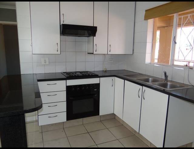 2 BEDROOM PROPERTY TO RENT IN HELDERKRUIN
